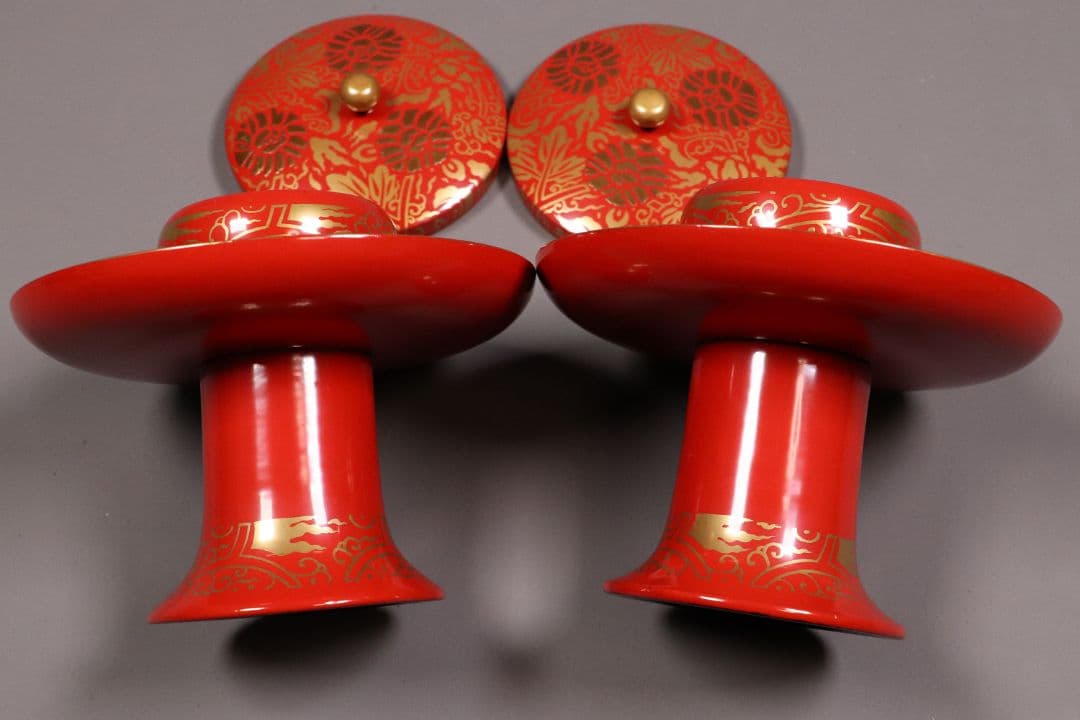 時代花唐草蒔絵 朱塗茶台 茶碗一対 天然木 金蒔絵 古伊万里【MA365】