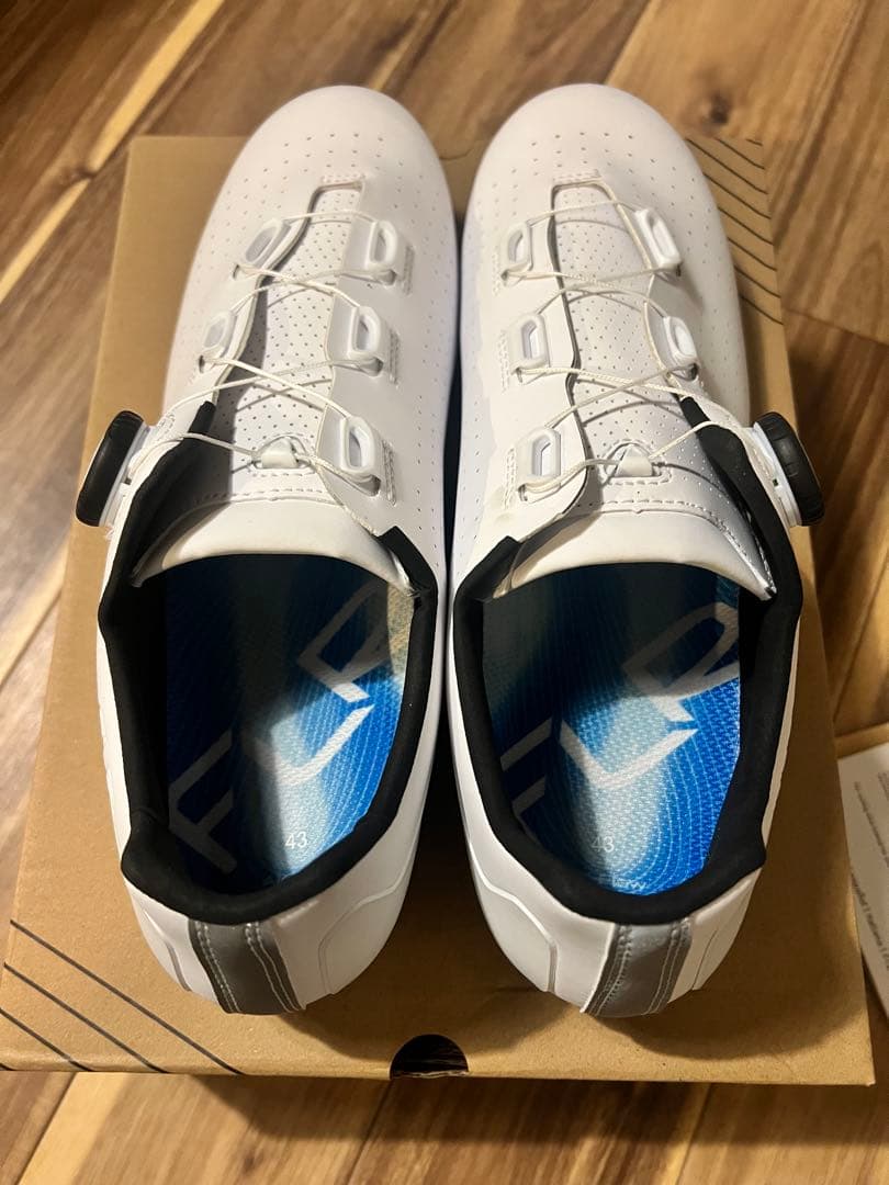 ウェア FLR F-3 white EU43