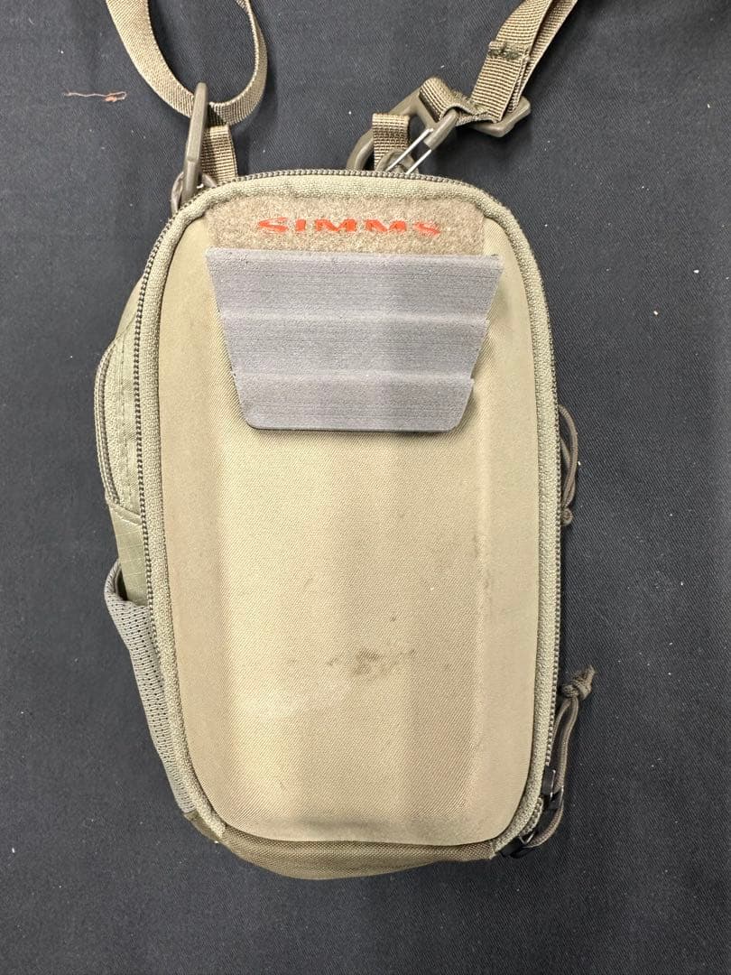 simms フライウェイト・パックベスト + スモールポッド