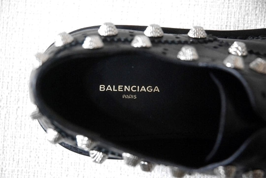 BALENCIAGA（バレンシアガ） ブラックレザー スタッズ ドレスシューズ