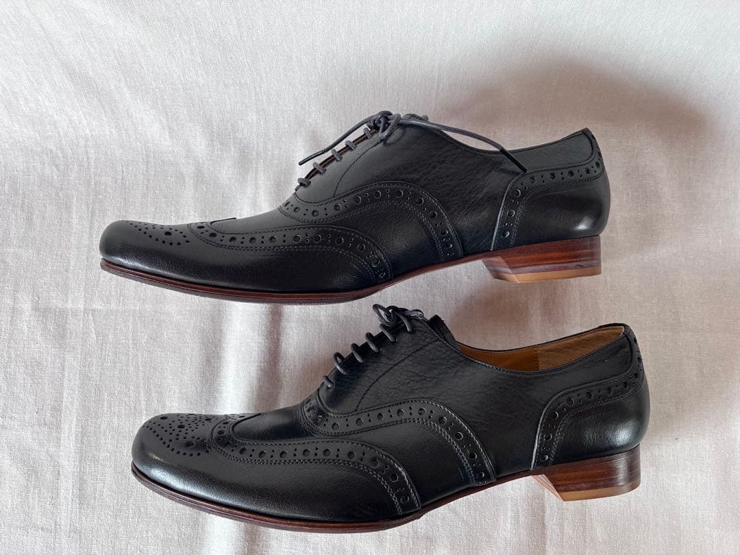 chausser ブラック ウィングチップ 革靴