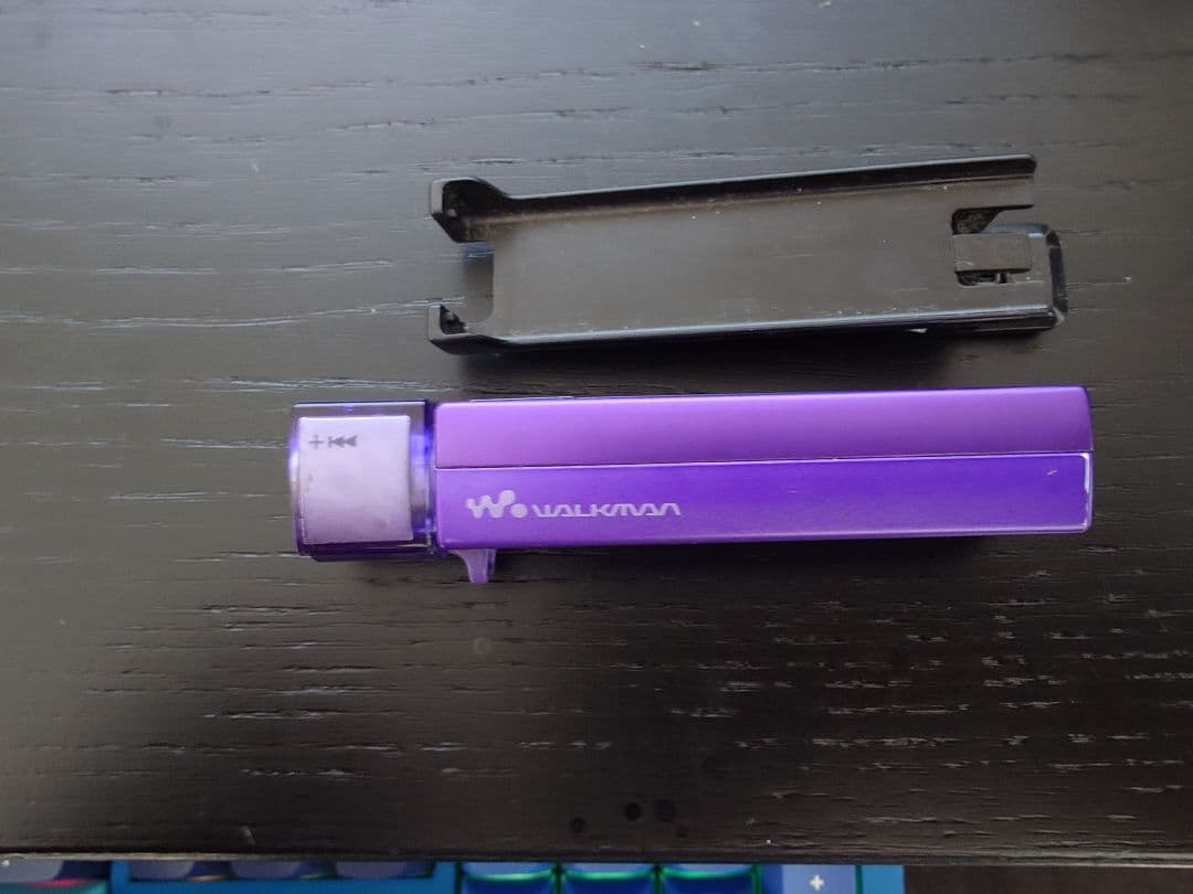 SONY WALKMAN パープル