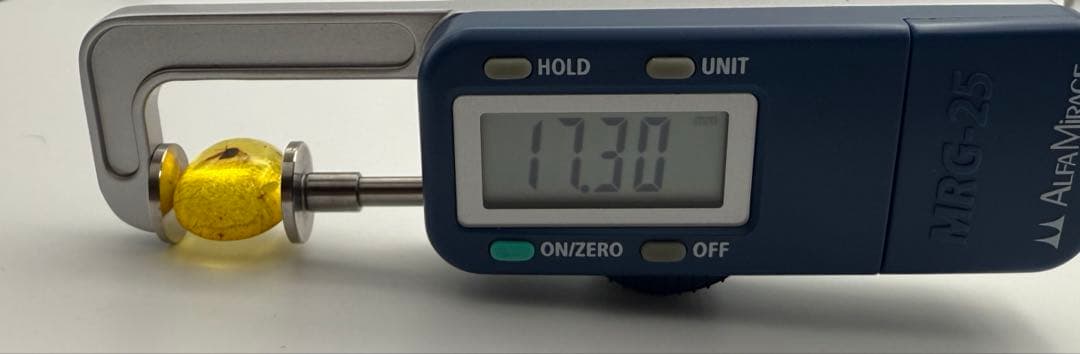 新品未使用 バルティックアンバー 虫入り琥珀 カボション ルース 1/2