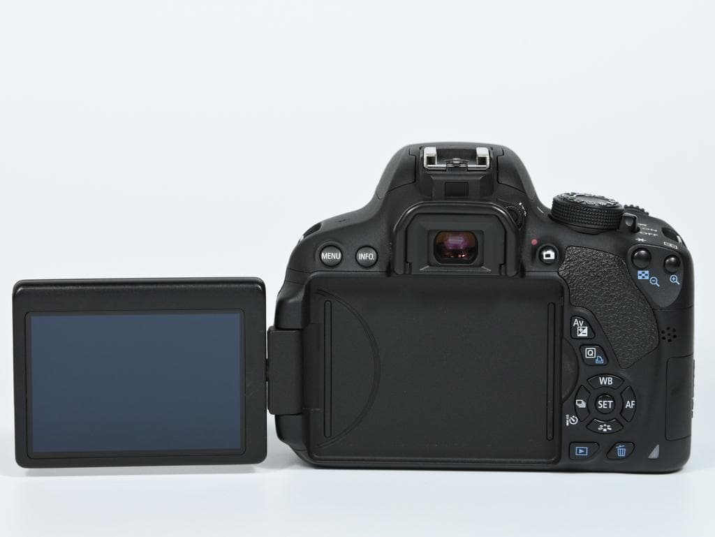 【美品】 キヤノン　Canon EOS kiss x7i ボディ