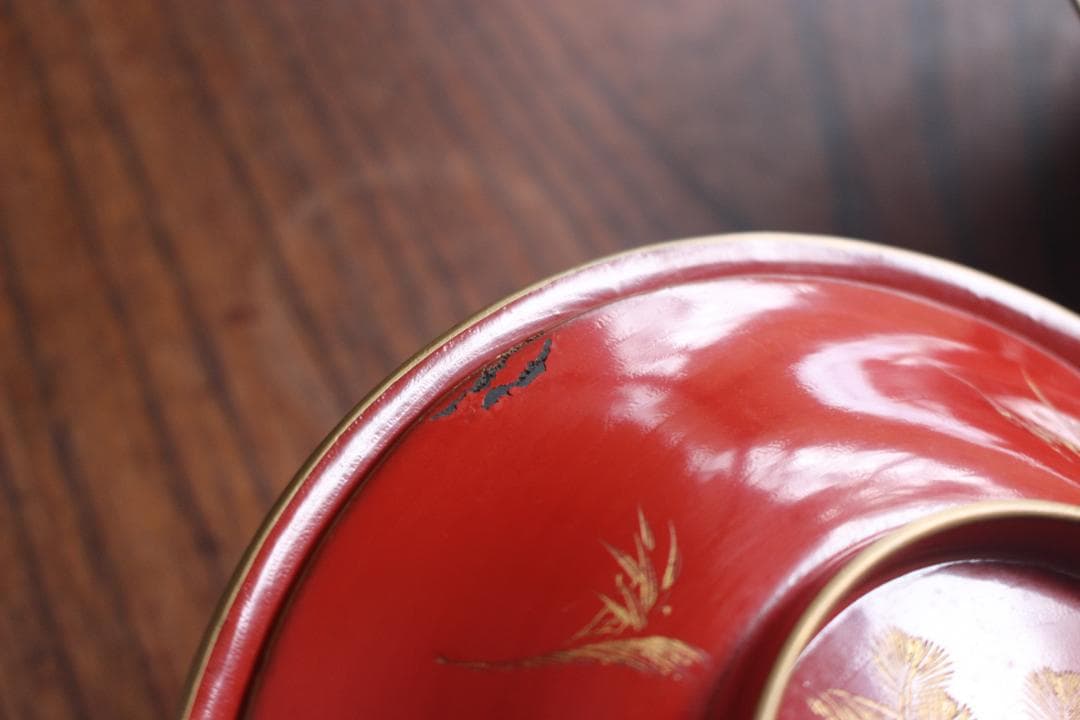 傷あり！時代金縁朱漆に優美な松鶴亀沈金の映える大椀2点（検輪島塗沈金椀雑煮椀