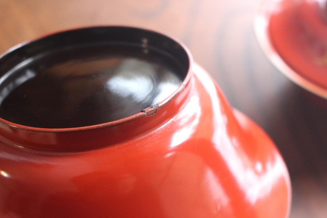 傷あり！時代金縁朱漆に優美な松鶴亀沈金の映える大椀2点（検輪島塗沈金椀雑煮椀