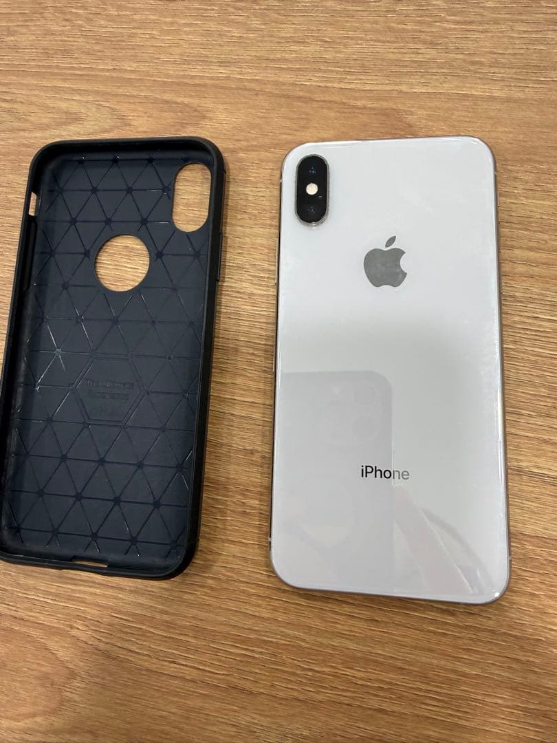 Apple iPhone XS シルバー ケース付き