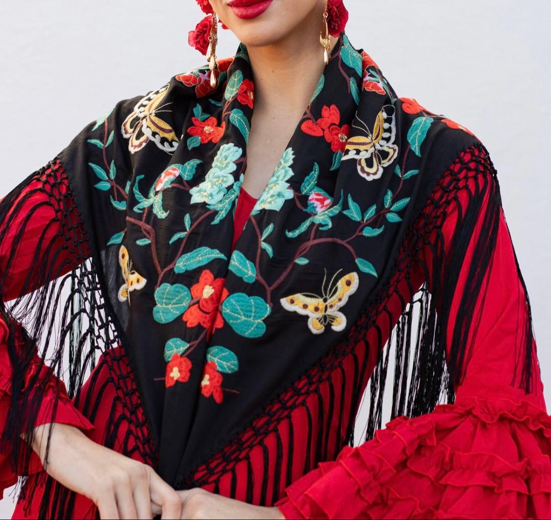 フラメンコ　刺繍シージョ ブラックxマルチカラーお花＆蝶々刺繍　ブラックフレコ