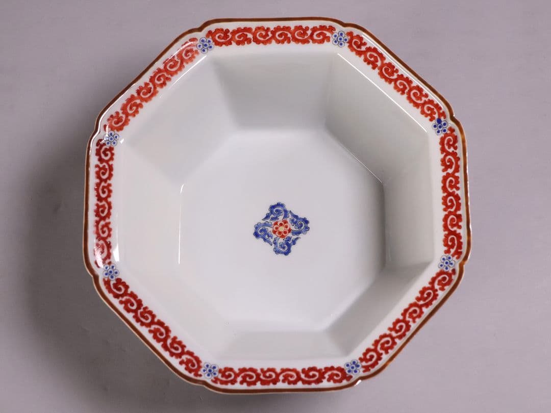 十二代 酒井田柿右衛門 錦 草花紋 八角 菓子器 鉢 共箱【MA683】