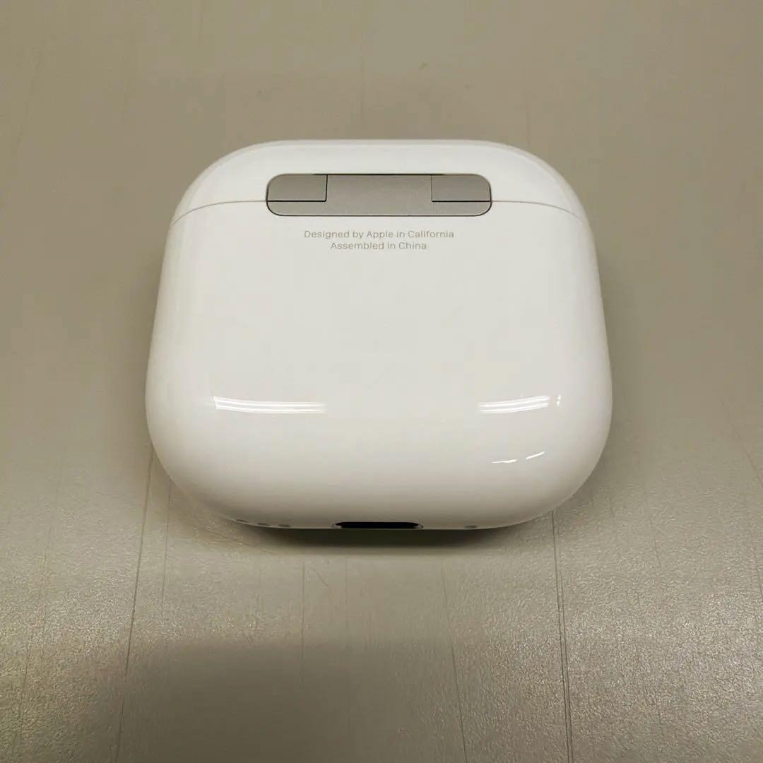 【2/1発送】AirPods 4【アクティブノイズキャンセリング】