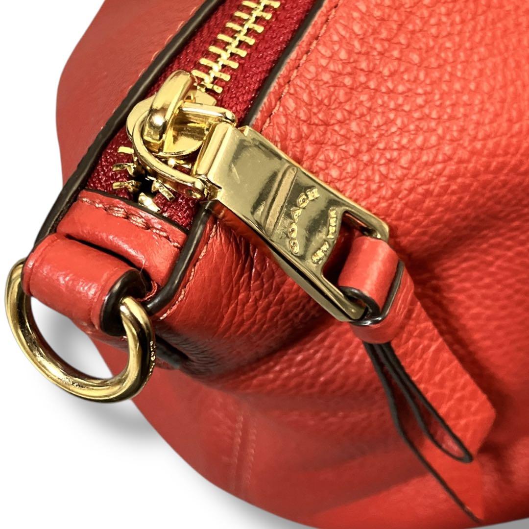 コーチ 良品 2way 斜め掛け可 馬車金具 シボレザー ハンドバッグ レッド系