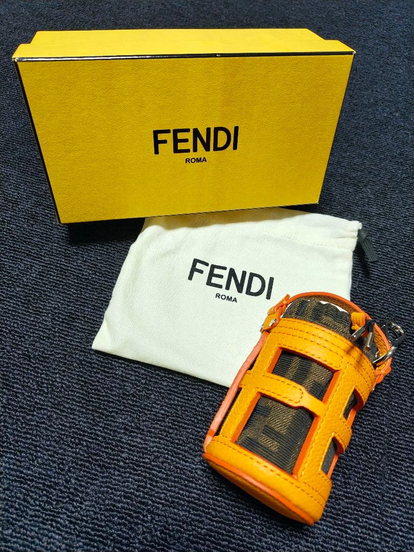FENDI　フェンディ　キーホルダーポーチ