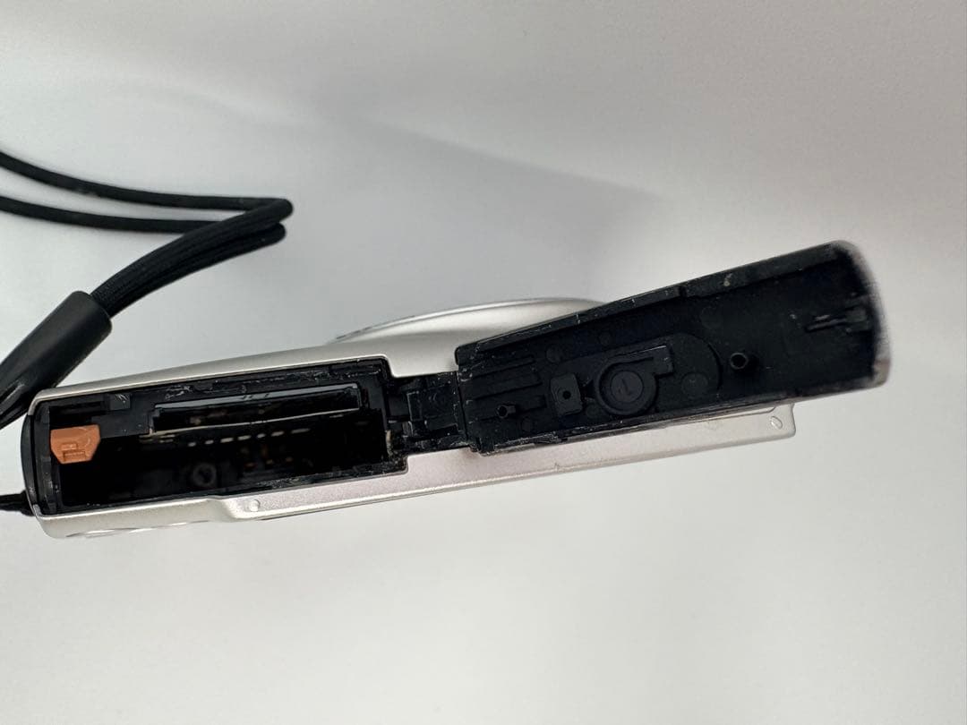 Canon IXY コンパクトデジタルカメラ シルバー