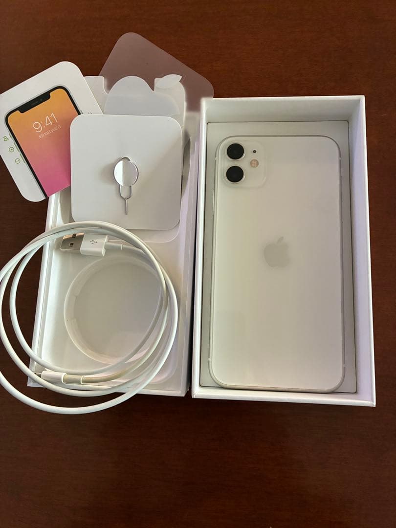 Apple iPhone 11 ホワイト 本体　付属品