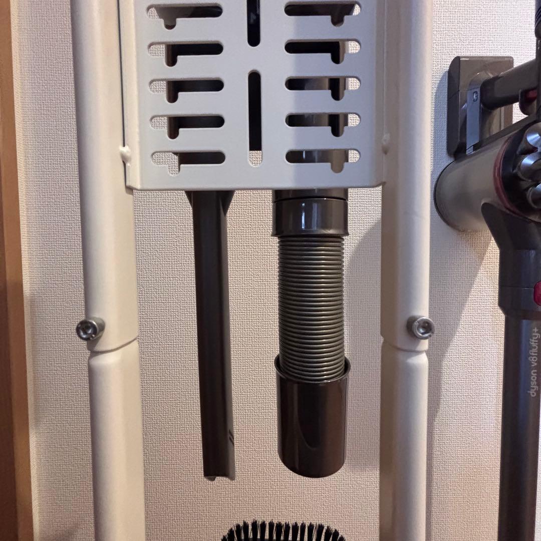 Dyson V8 Fluffy+ スタンド付