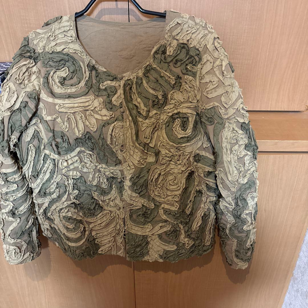 ヨーガンレール立体的花模様 長袖トップス Mカーキー系
