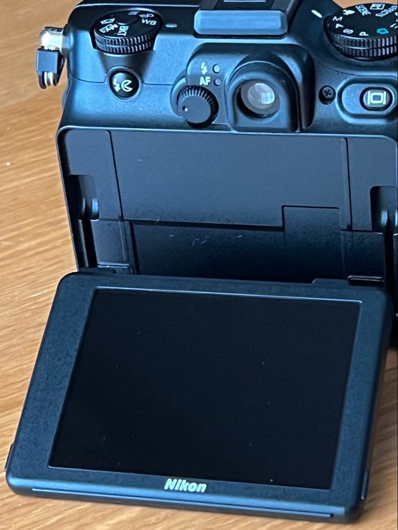 【Nikon COOLPIX P7100】コンパクトデジタルカメラ