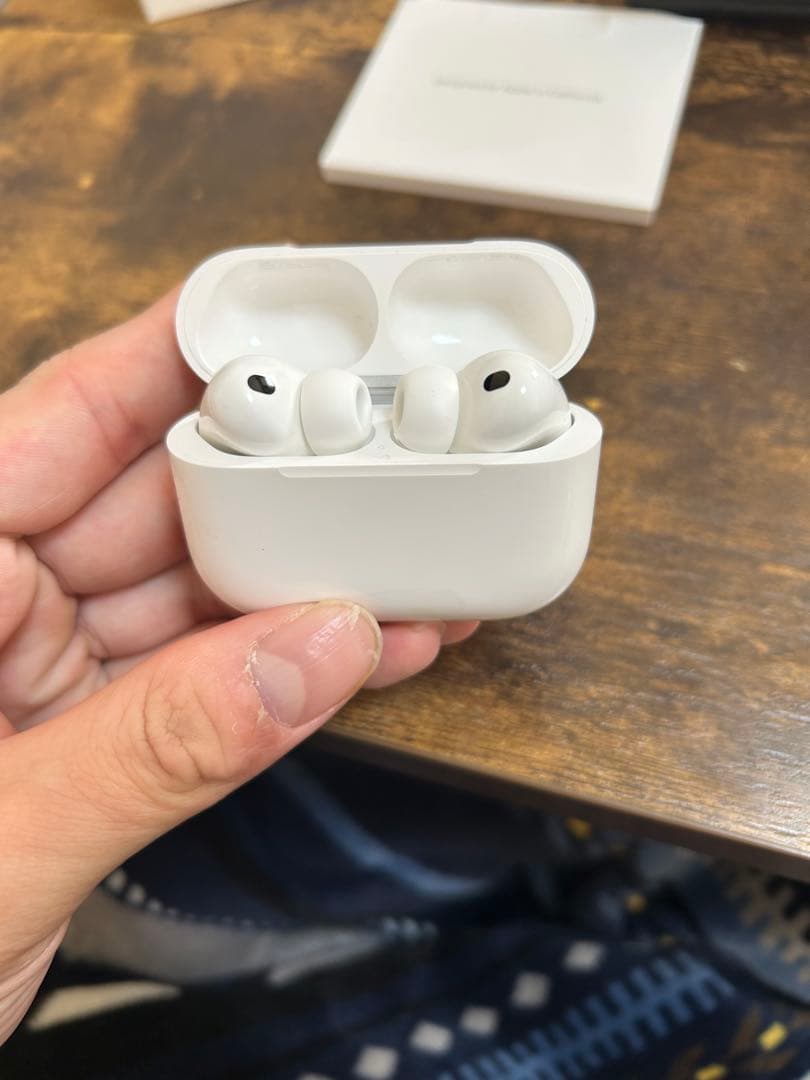 Apple AirPods Pro 3 本体 白色