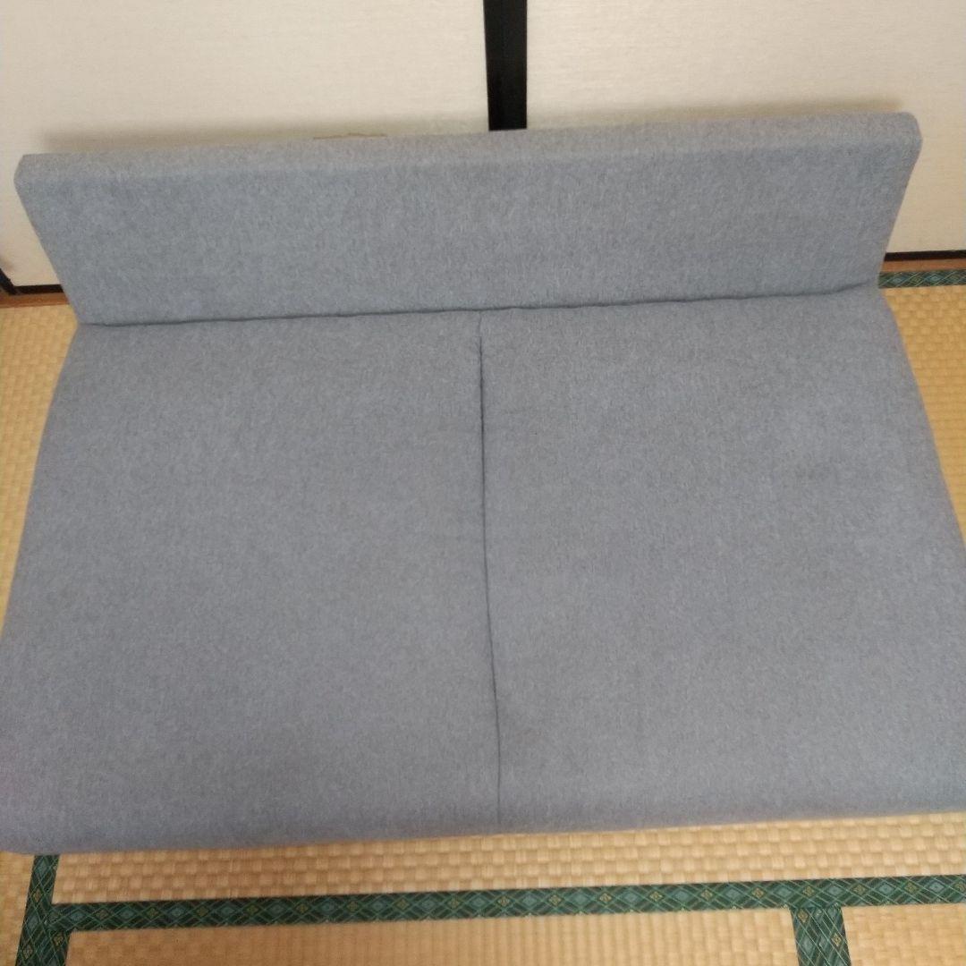 グレー ソファベッド 2つのクッションは別
