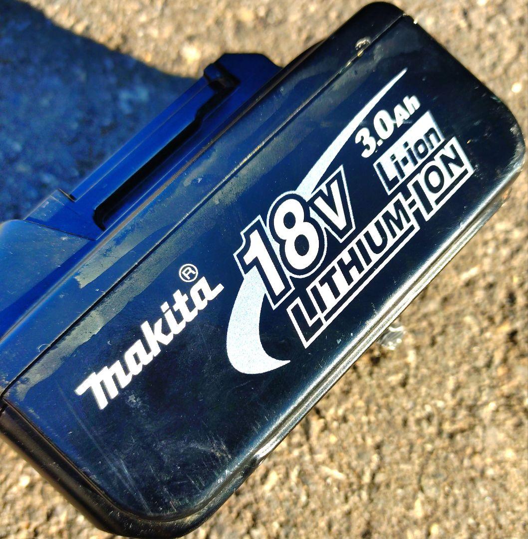 Makita 18V バッテリー式芝刈り機 MUR193D