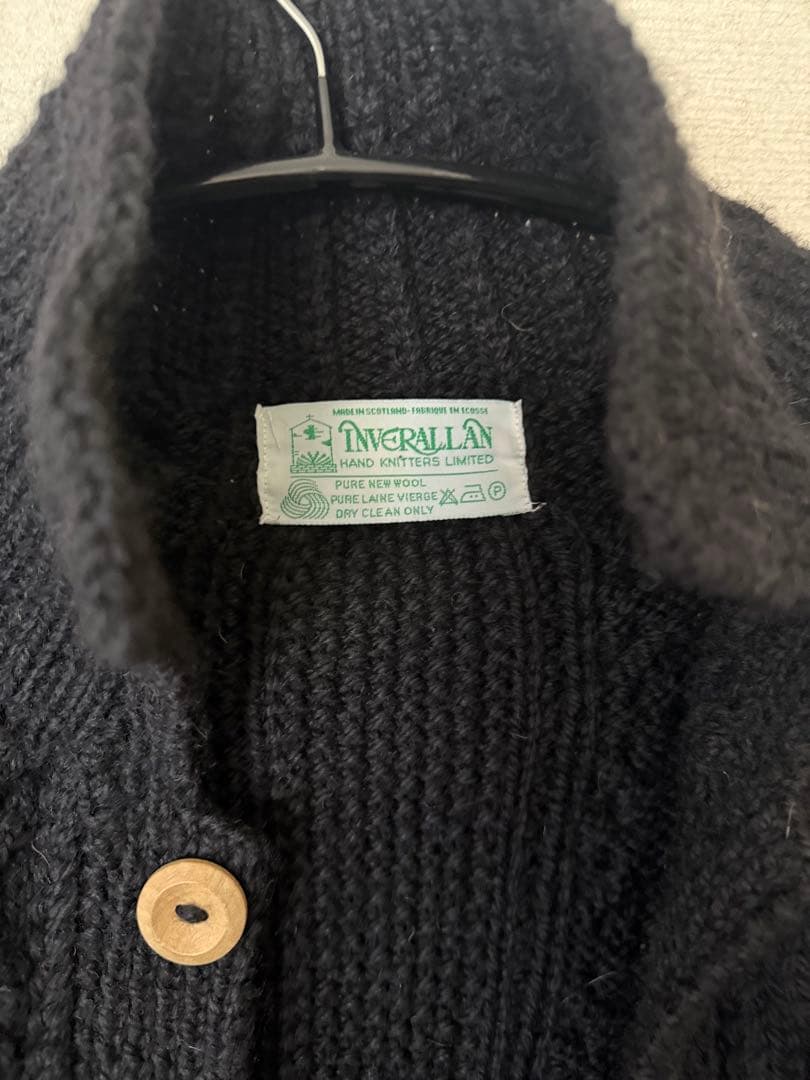 （本日限定価格）インバーアラン　ニットカーディガン　緑タグ（ボタン取れかけ）