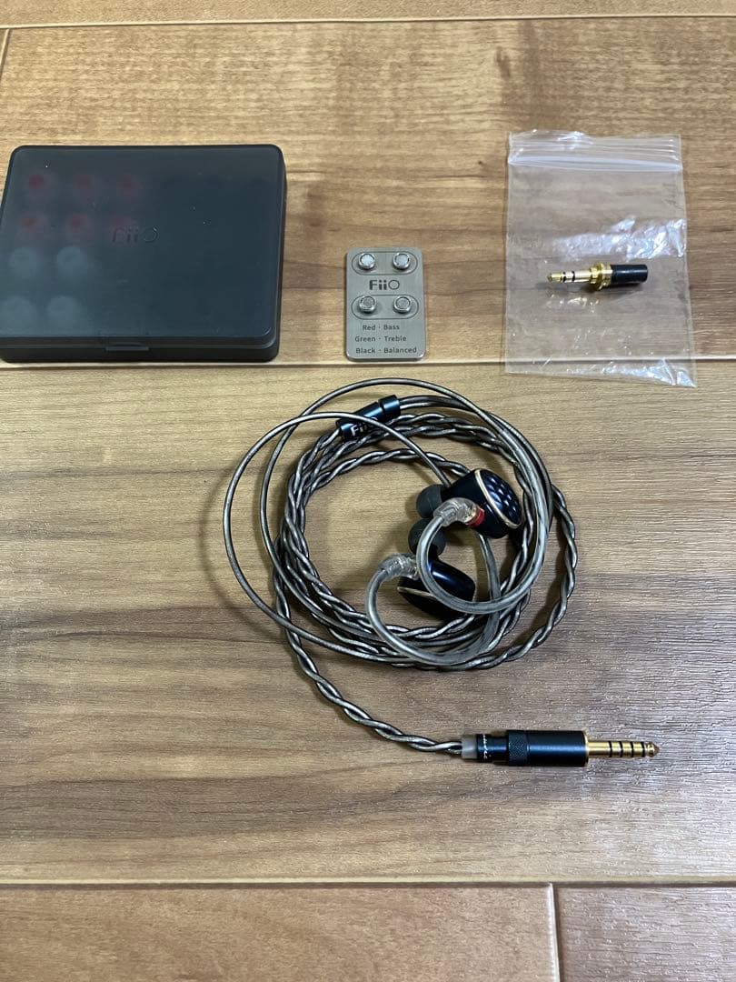 FiiO FH15 ハイブリッドBA型MMCXリケーブル可能