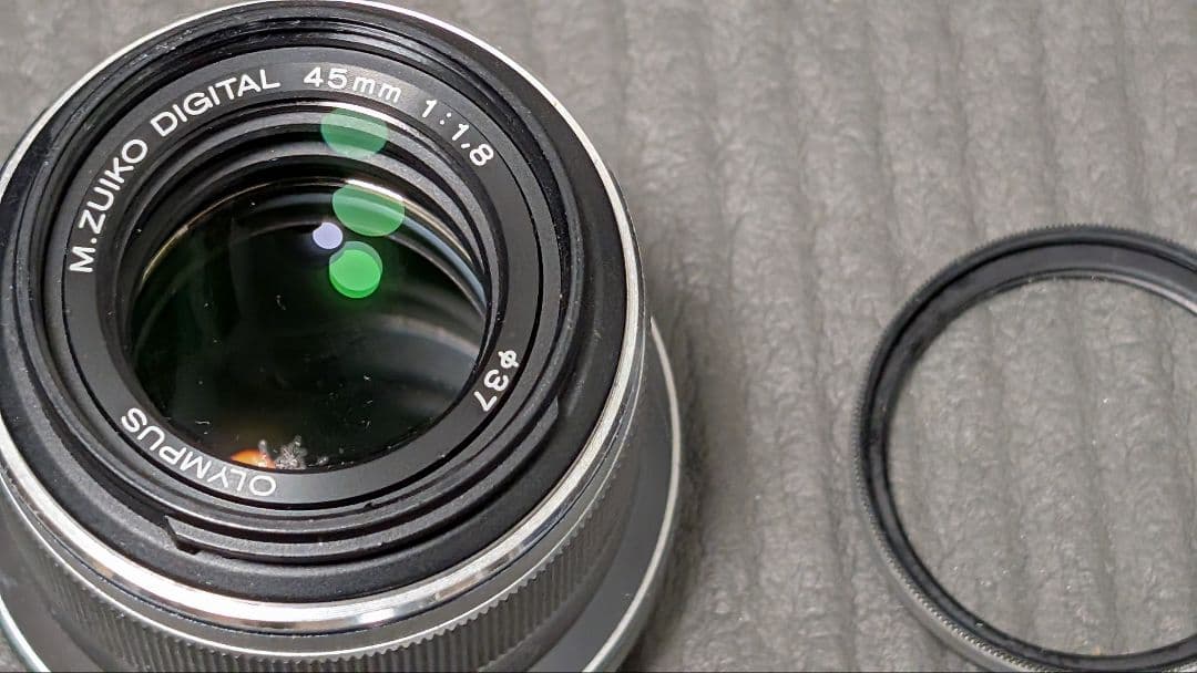 OLYMPUS M.ZUIKO 45mm F1.8 シルバー 単焦点フィルター付