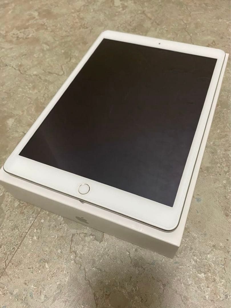 Apple iPad (第7世代) 128GB Wi-Fi シルバー 本体