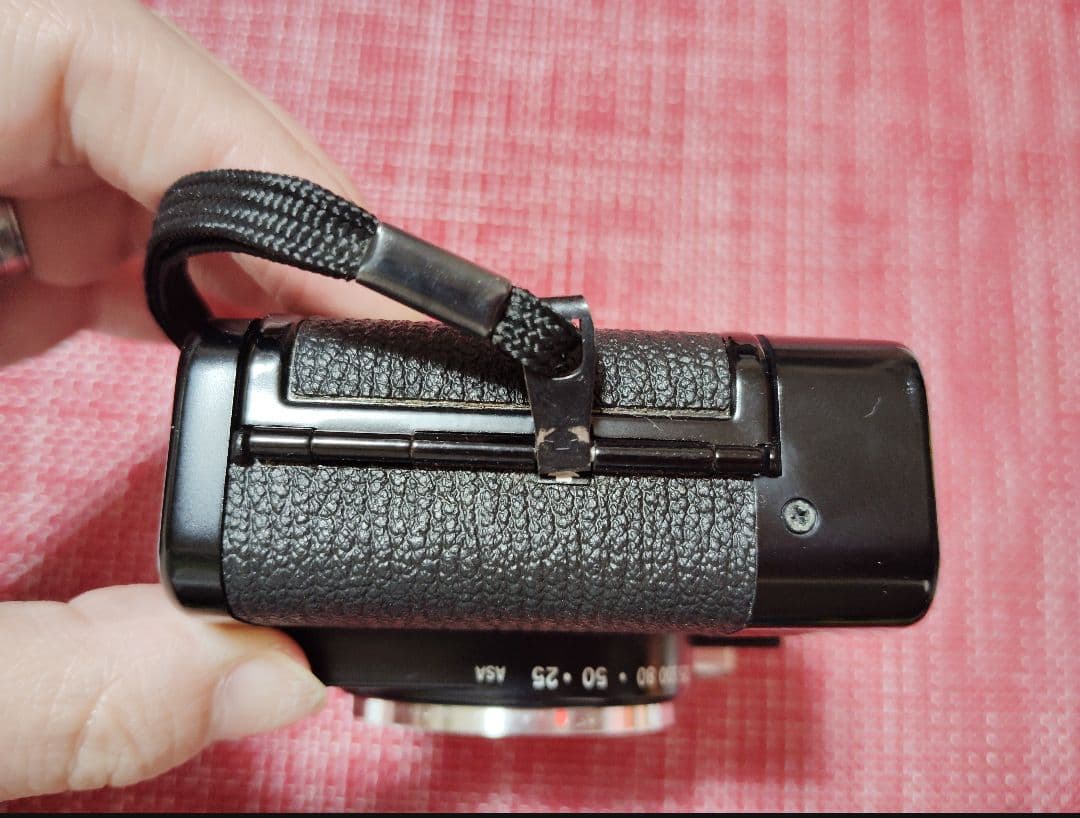 OLYMPUS　PEN EF（赤ベロ）