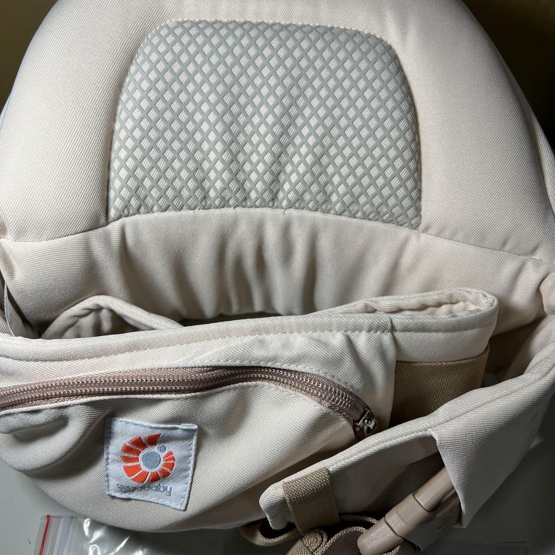 G434 ErgobabyエルゴベビーLift ヒップシート/ナチュラルベージュ