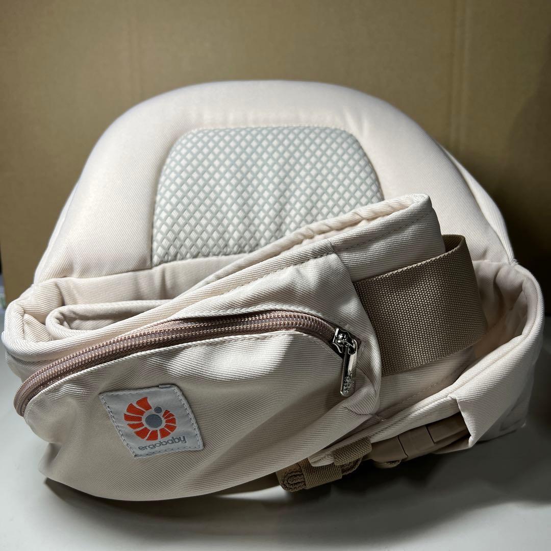 G434 ErgobabyエルゴベビーLift ヒップシート/ナチュラルベージュ