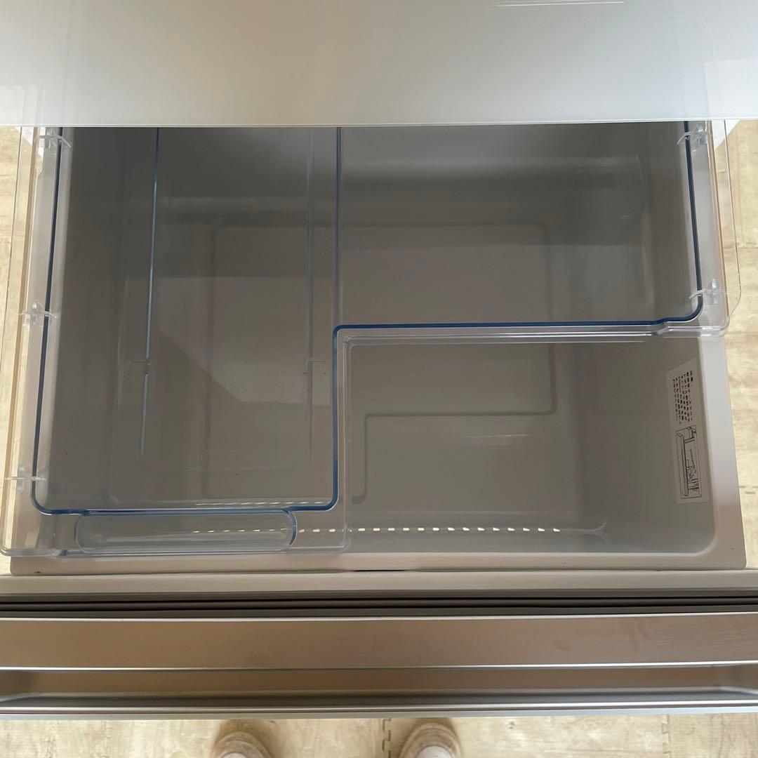 配送設置無料　YAMADA 大型冷蔵庫　319L 最新24年製　大容量