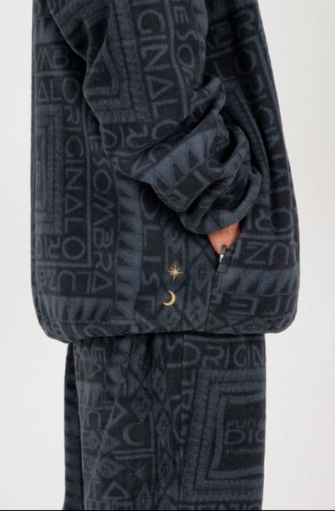 【新品未使用】ルースイソンブラ 総柄 フリース パーカー 黒 L ハーフジップ