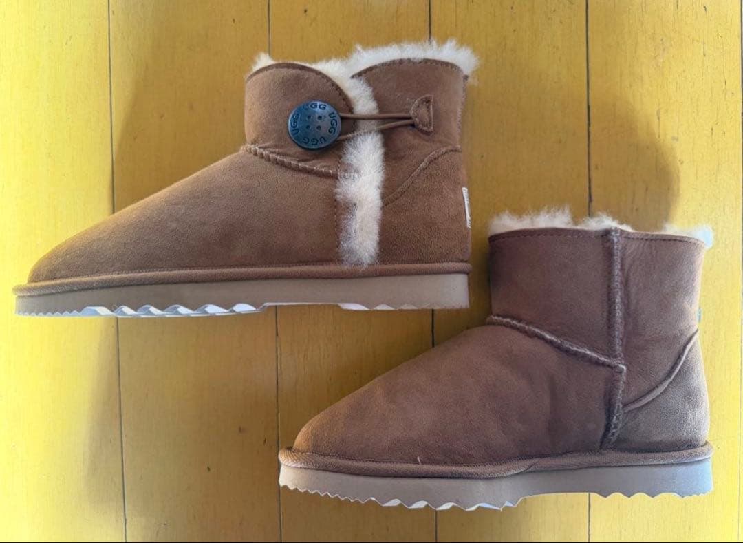 【新品未使用】UGG ベイリーボタン ムートンブーツ チェスナットカラー
