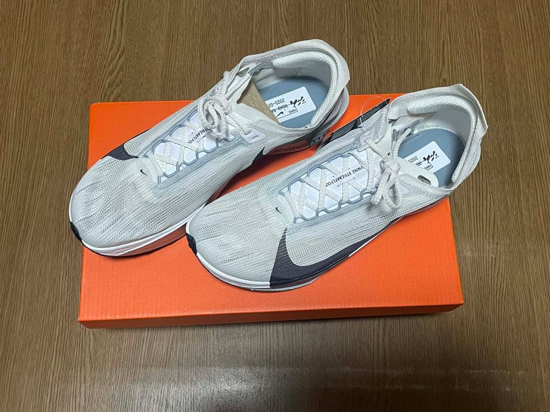 ナイキ　ランニングシューズ　ストリークフライ2 26