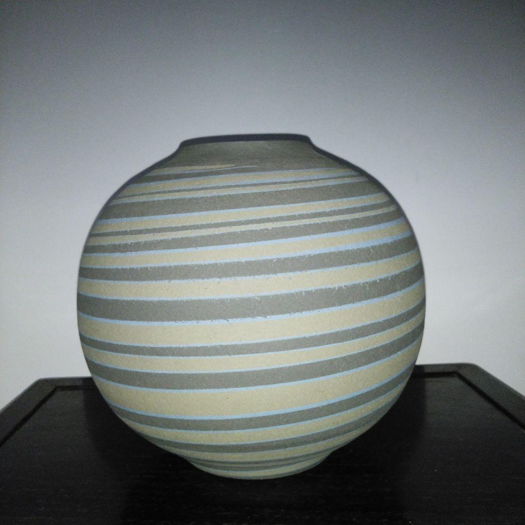 NO561 尾形香三夫 練上陶芸 花瓶(壺型) 銘有り「香」