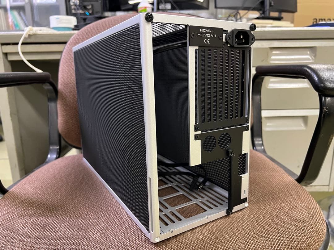 NCASE M1 EVO シルバー ITXケース