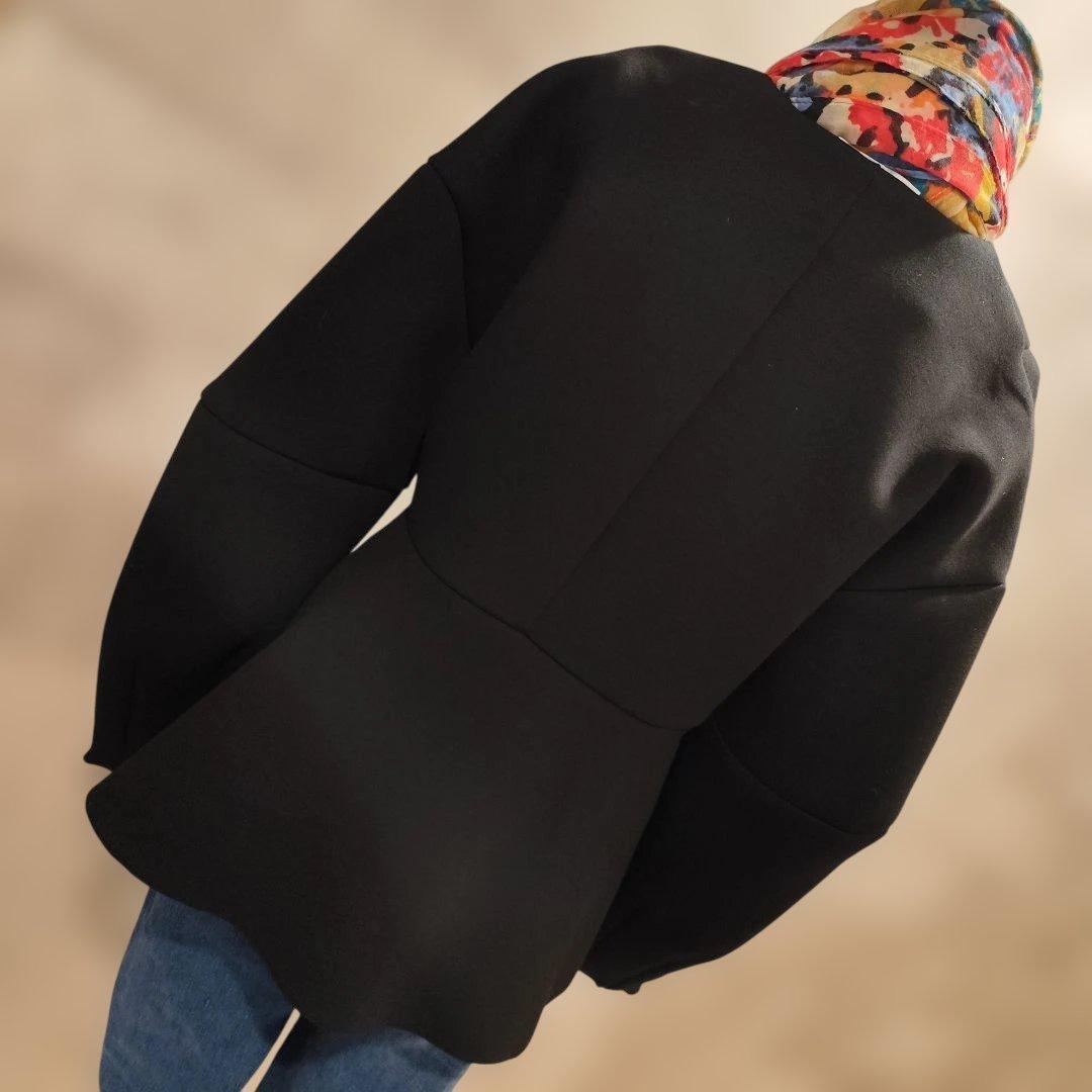 アダムエロペ ミックスボタンペプラムカーディガン ブラック 厚手