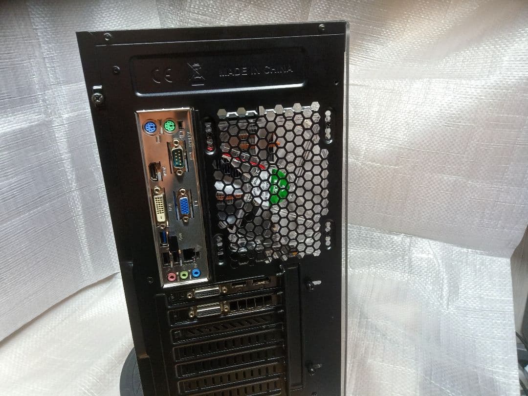 Core i5−9400 Gtx970 Win1125H2 ミドルタワーケース