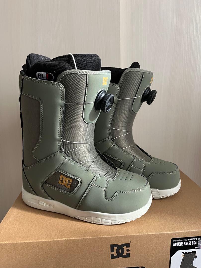 DC WOMENS PHASE BOA OVSウィメンズ フェーズボアスノーボー