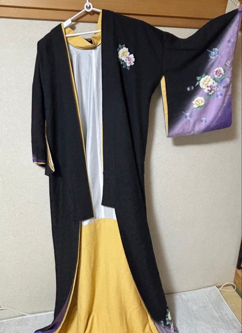 大衆演劇　黒と紫の花柄裾引き