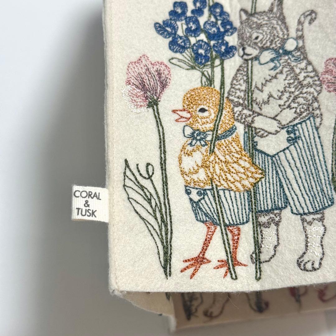 CORAL & TUSK ティシュBoxカバー Spring Parade