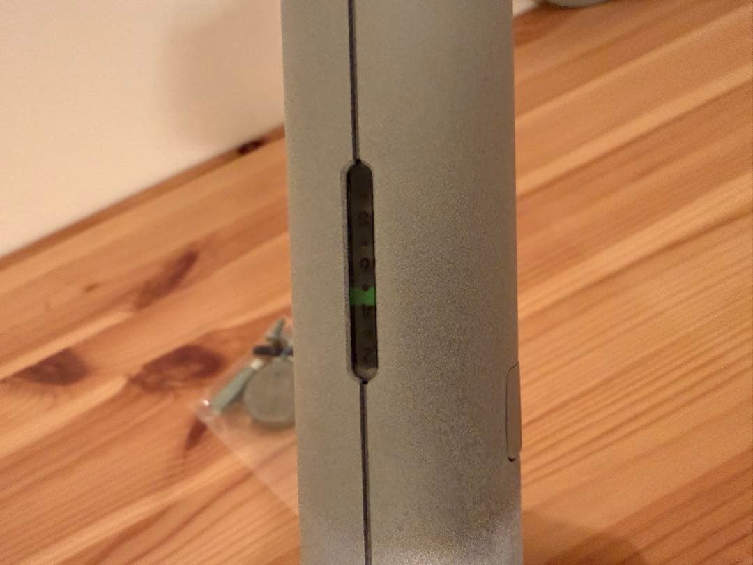 【美品】Herman Miller ハーマンミラー CBS Flo シルバー