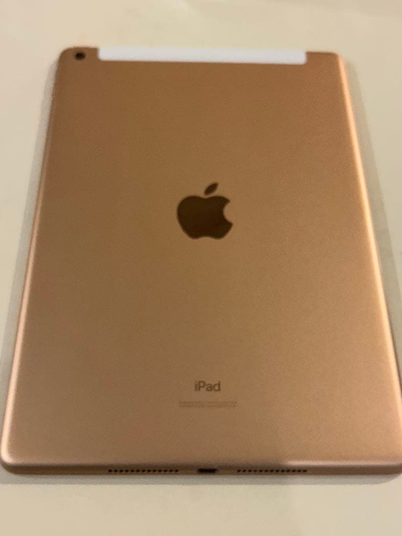 iPad 第8世代 32Gゴールド セルラー箱付き