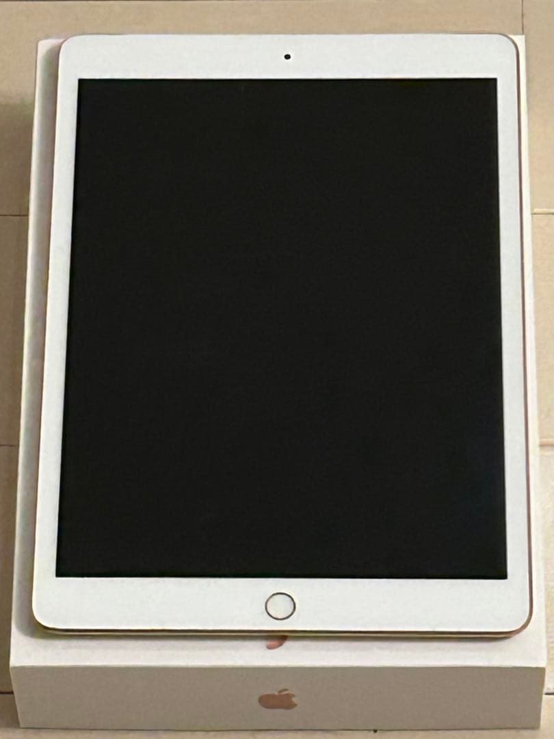iPad 第8世代 32Gゴールド セルラー箱付き