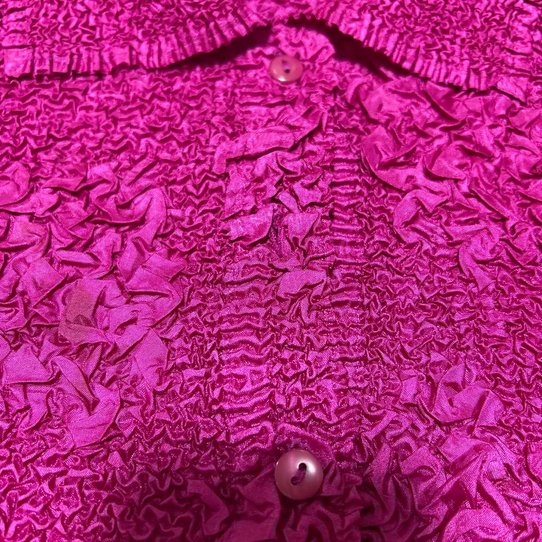 プリーツ シワ加工　ドット　デザイン　シャツブラウス　カットソー　ピンク