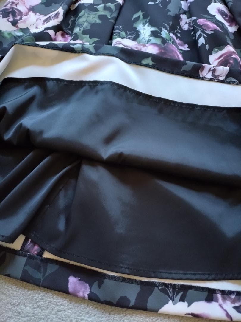 ローズティアラ★ローズプリントワンピース★42★ブラック★タグ付き新品