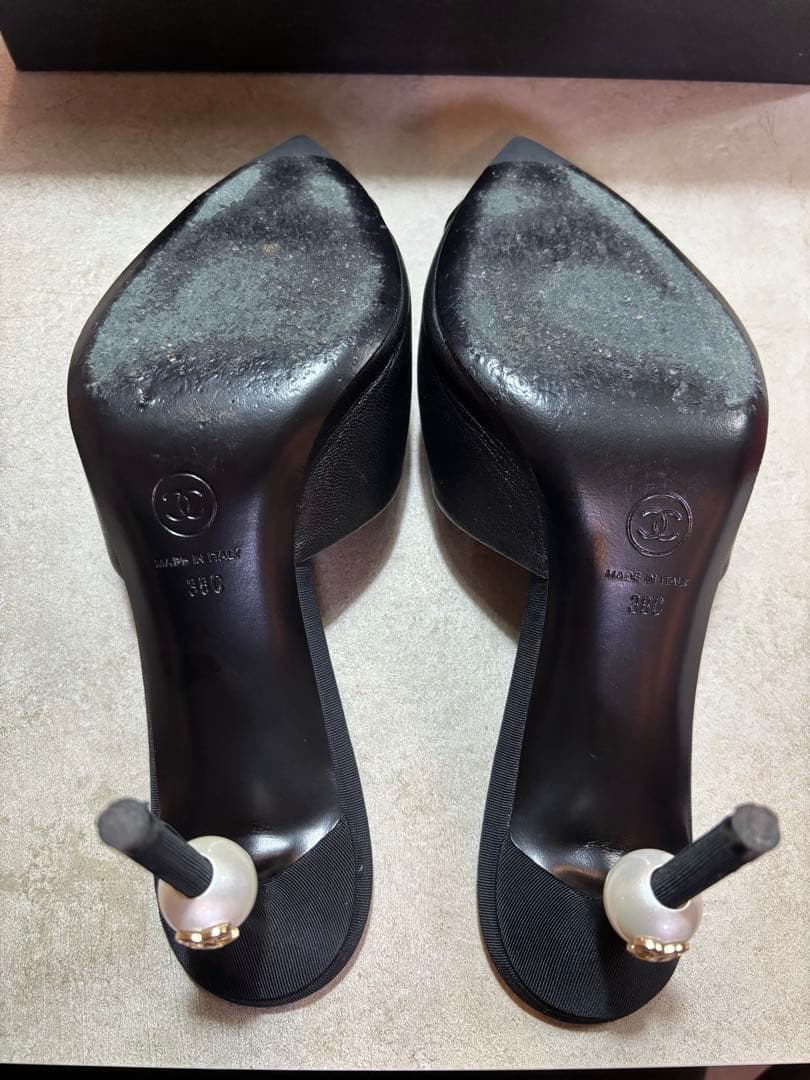 CHANEL ブラック ポインテッドトゥ ミュール