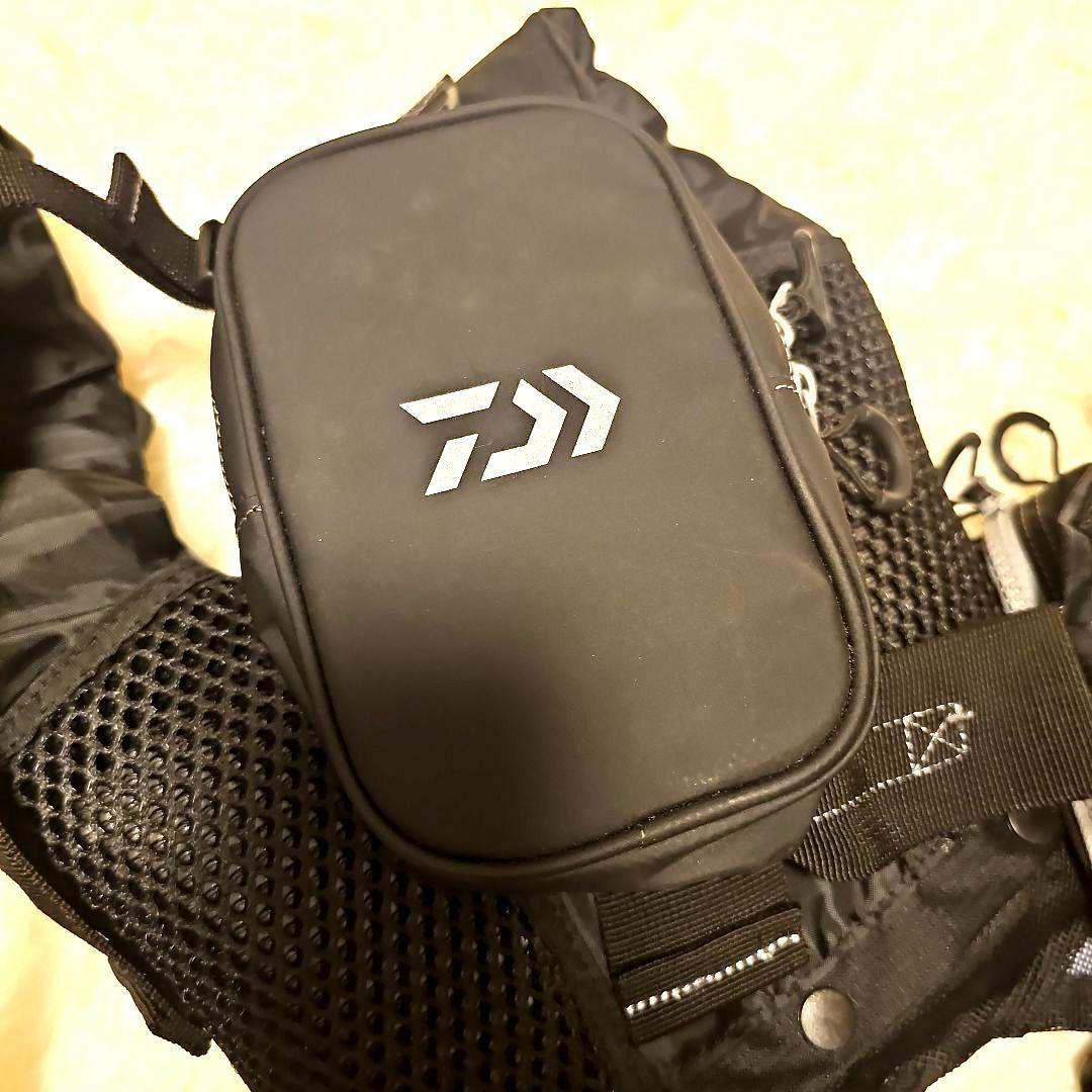 【超極美品】ダイワ ベンチクールゲームベストIV フリー DF-6109