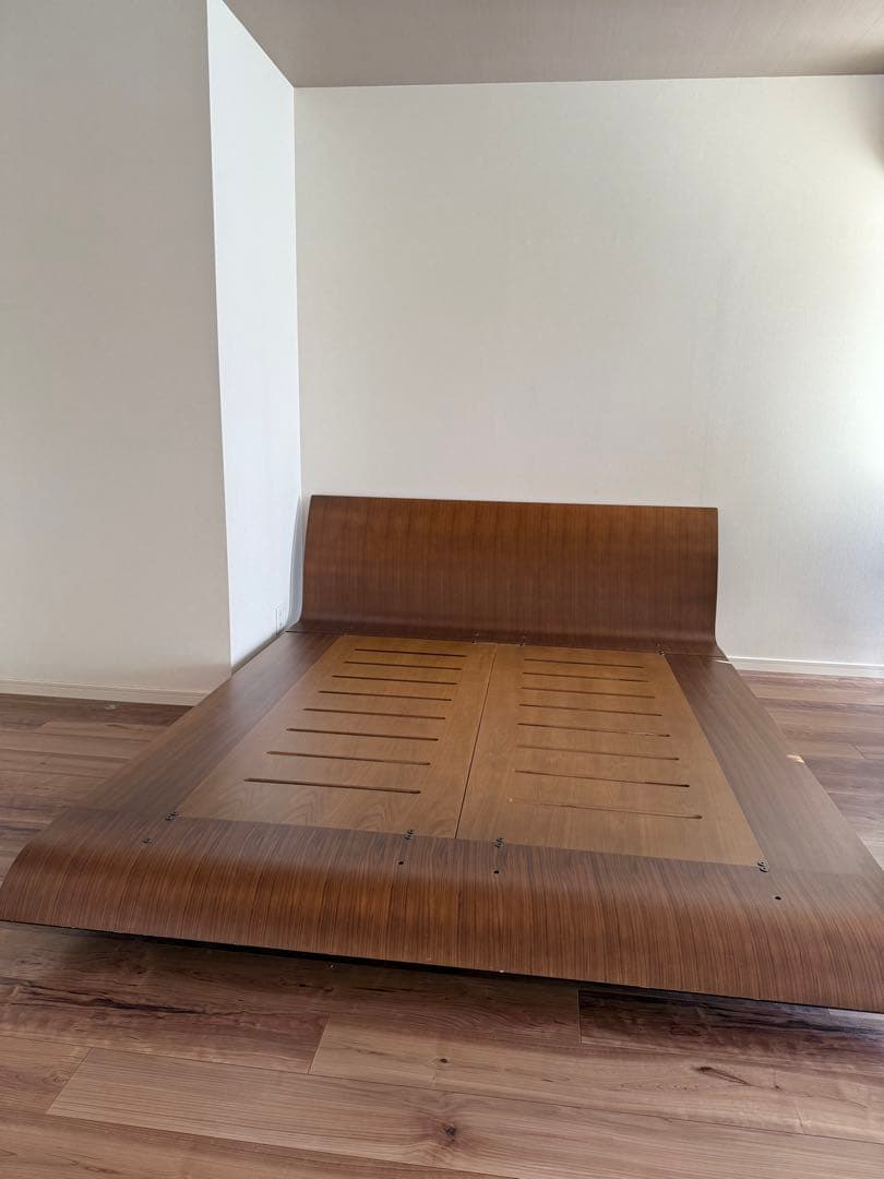 アクタス　木製クイーンサイズベッドフレーム